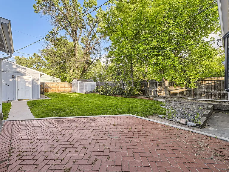 1820 S Adams St — Photo 30