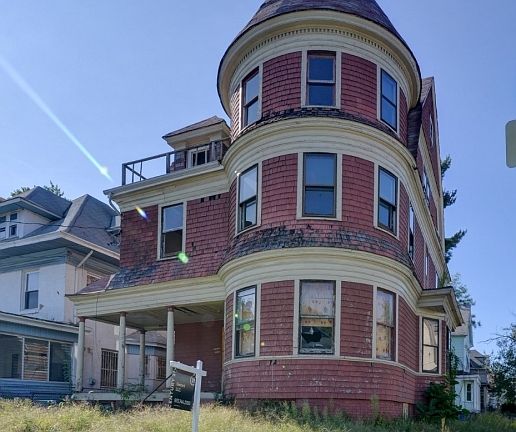 3rd image of 61-63 Leslie St
