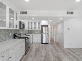 23401 Park Sorrento, Calabasas, CA