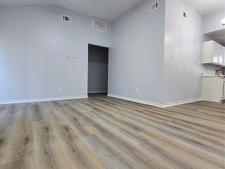 5003 Maurita Dr — Photo 3