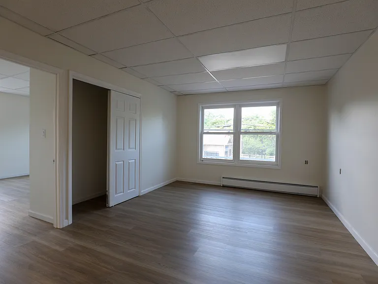 184-186 Broadway Rte #2C — Photo 9