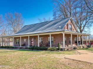 1075 Stage Rd, Senatobia, MS 38668
