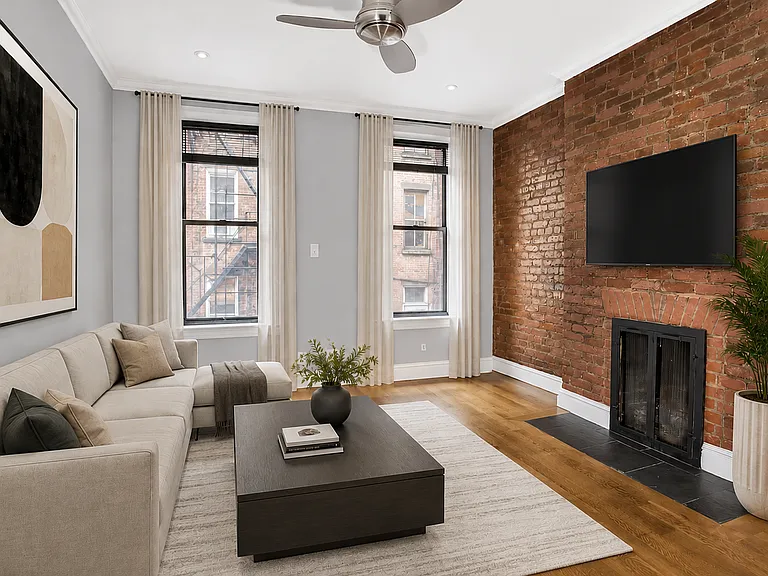 53 Leroy St #2C — Photo 1