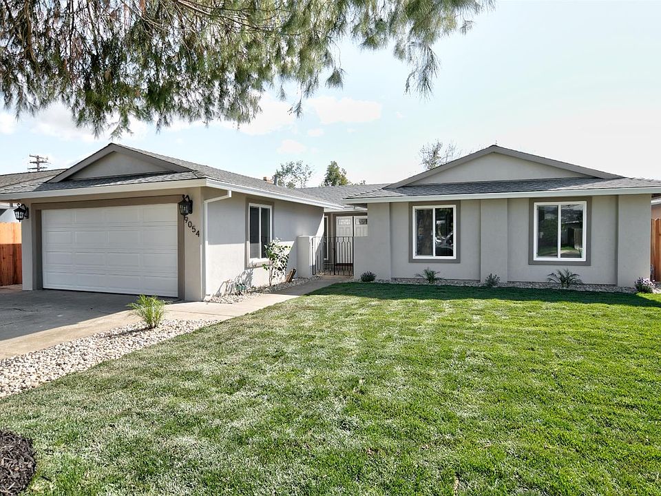 1st image of 9054 Salmon Falls Dr