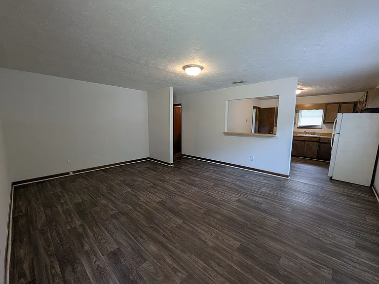 410/412 Rustwood Dr — Photo 4