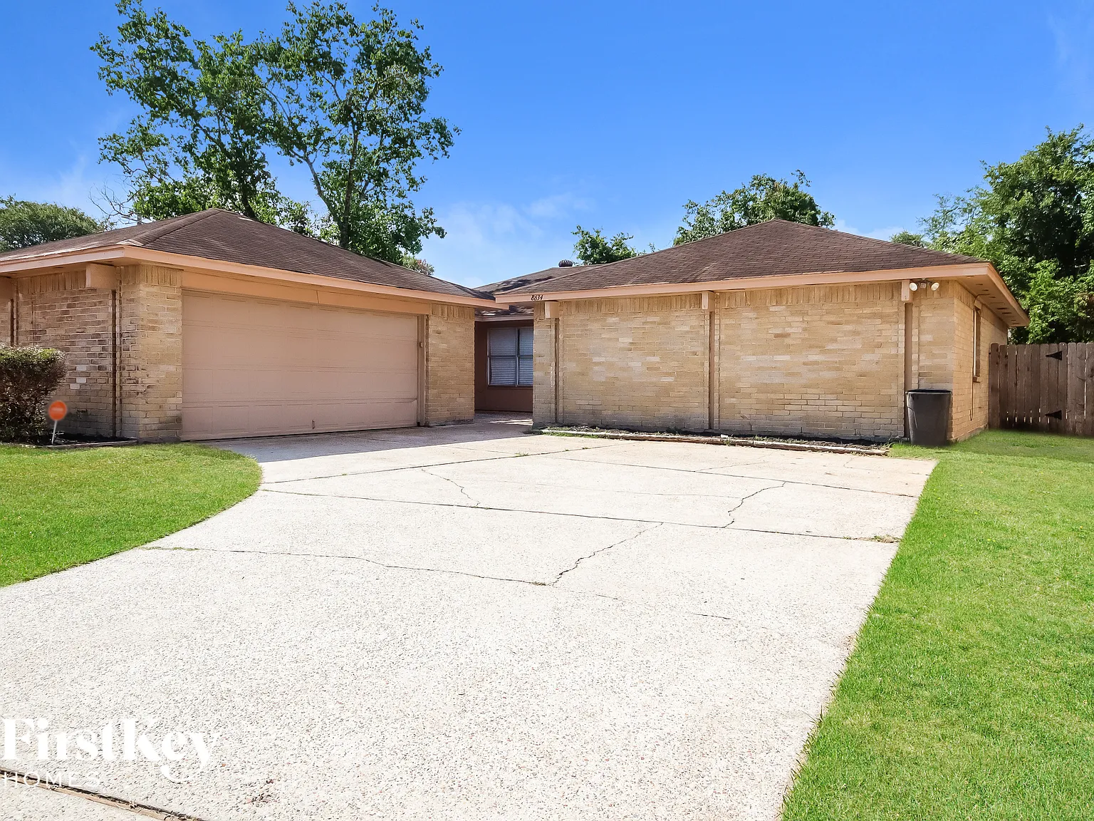 3 bed, 2.0 bath, 1636 sqft, $1,820 — Photo 2