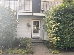 6815 SW Capitol Hill Rd APT 10, Portland, OR 97219