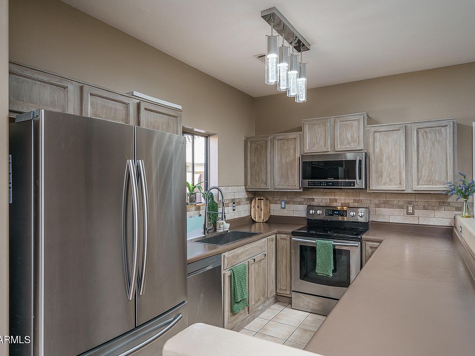 1st image of 816 W SAINT KATERI Avenue