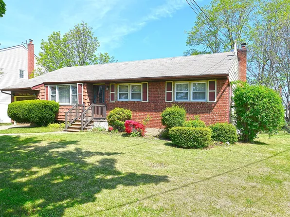 355 N Iowa Avenue, Massapequa, NY 11758