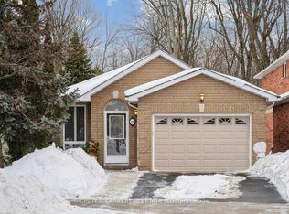 318 Sandringham Dr, Clarington, ON L1E 3A7