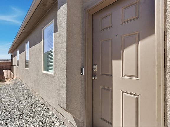 4th image of 2420 Talisker St NE