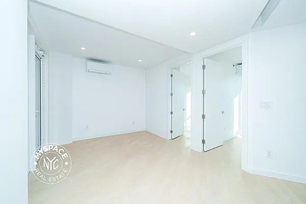 Rented by MySpaceNYC | media 27