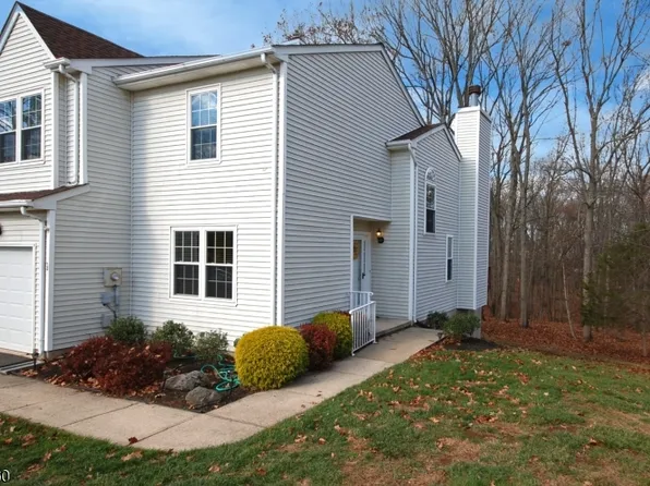 34 Iroquois Trl, Branchburg Twp., NJ 08876