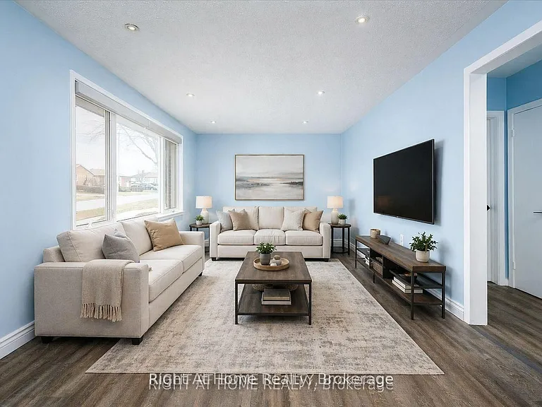 322 Jasper Ave — Photo 3