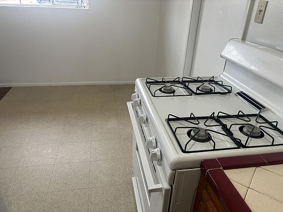 3rd image of 2618 E Turney Ave #4
