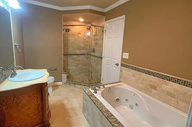 119 N Bradford St — Photo 12