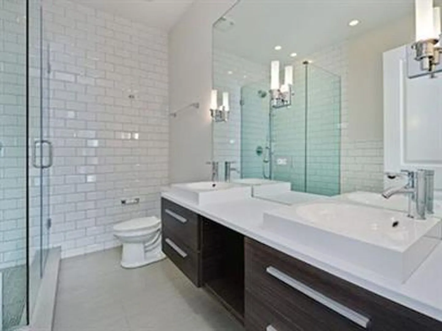 Spacious Avondale Apartment with Included Parking — Photo 4
