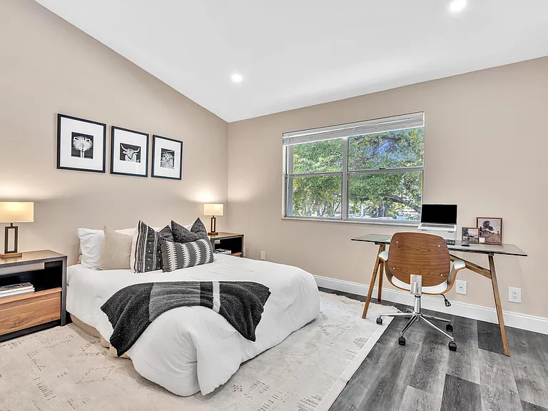 1801 NE 15th Ave #1801 — Photo 33