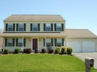 52 Meadow Valley Rd, Lititz, PA 17543