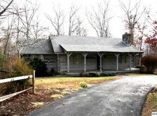 332 Enchanted Forest Ln, Sevierville, TN 37876