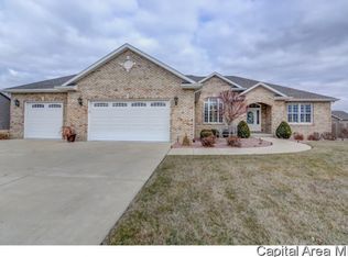 410 Sommerset Dr, Chatham, IL 62629