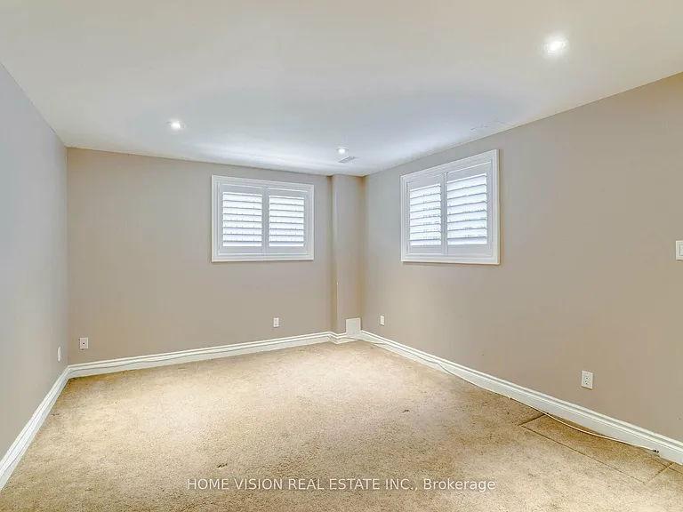 24 E Sandbanks Dr #BASEMENT — Photo 12