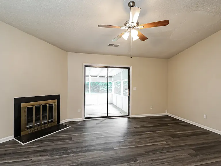 5925 Loch Arbor Ln — Photo 5