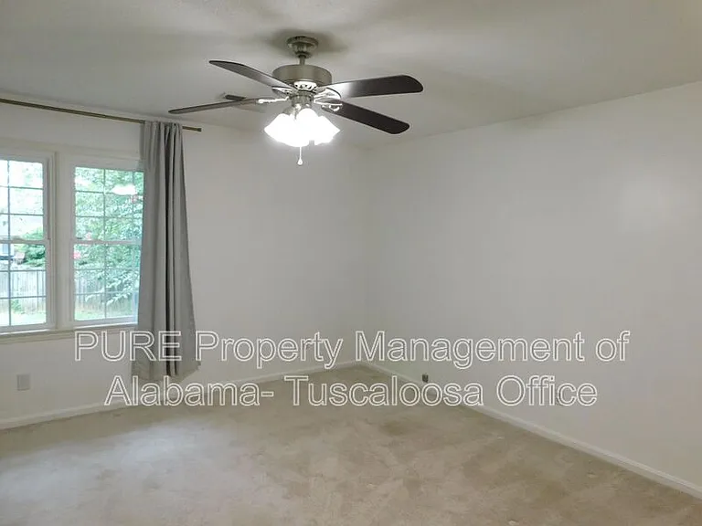 1213 Heritage Ln — Photo 28