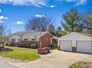 171 S Hazel St, Washington, WV 26181