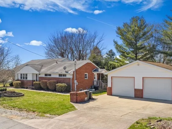 171 S Hazel St, Washington, WV 26181