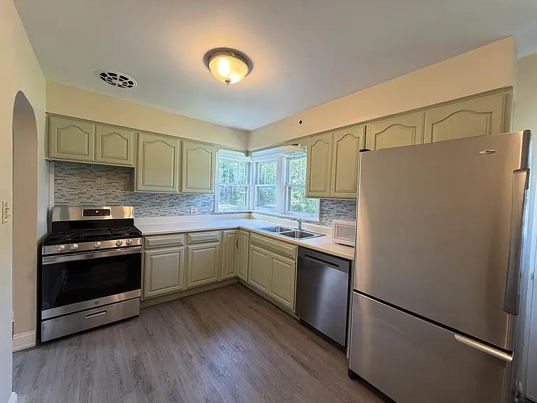 538 Mills St — Photo 4