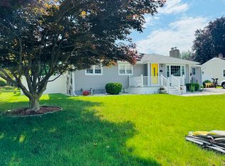 29 Old Brook Rd, Leominster, MA 01453