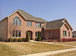 40W228 James Michener Dr, St Charles, IL 60175