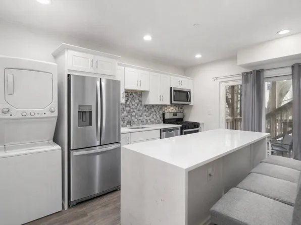 40 Morris St APT 2, Boston, MA 02128