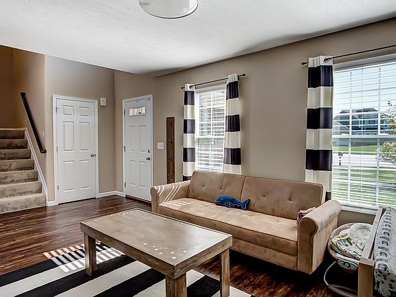 2nd image of 2028 Bridgewater Ln