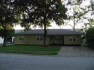 1005 McGregor St photo 1