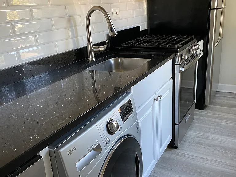 917 W Waveland Ave #A — Photo 2