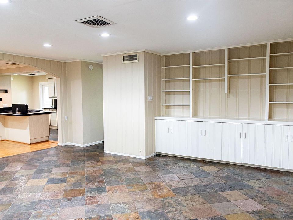 1st image of 5564 Aspen St