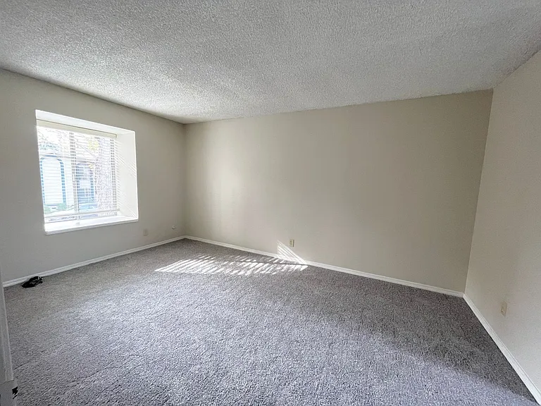 2805 - 2807 H Street - Fireside West — Photo 7