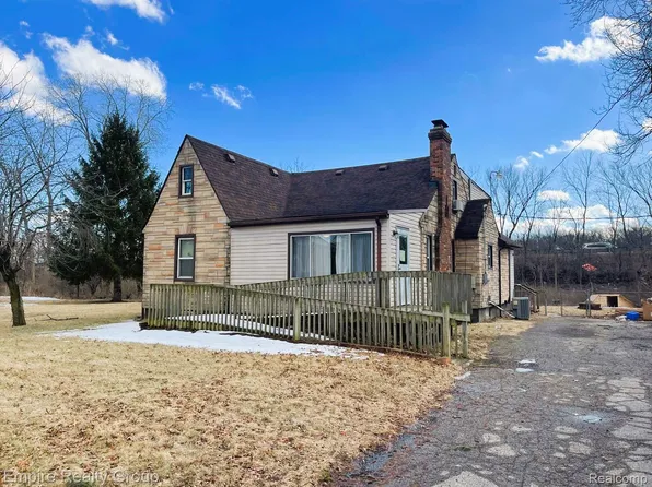 35805 Herman St, Romulus, MI 48174