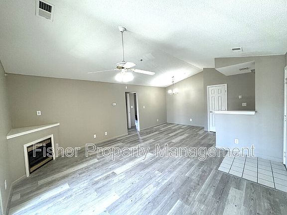 4th image of 830 Brassie Ln APT J