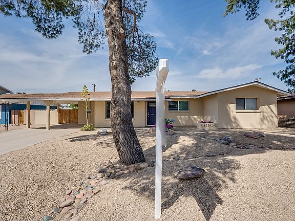 2nd image of 216 E La Jolla Dr
