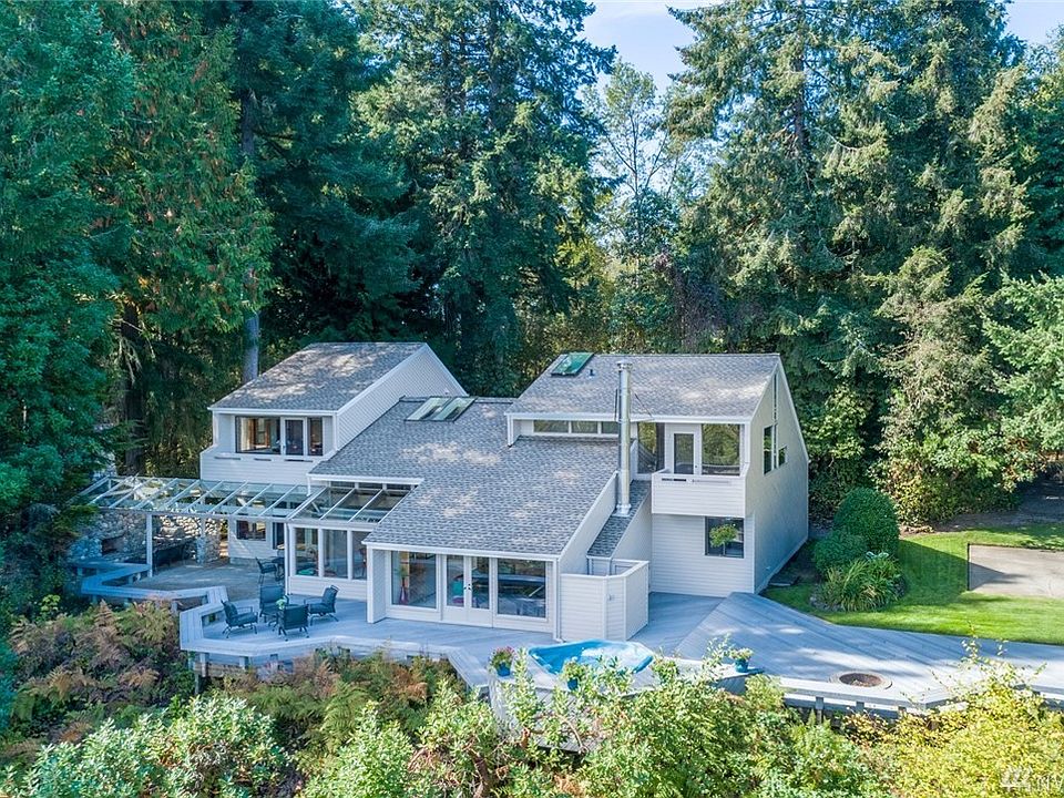 1st image of 2420 44th Ave NW