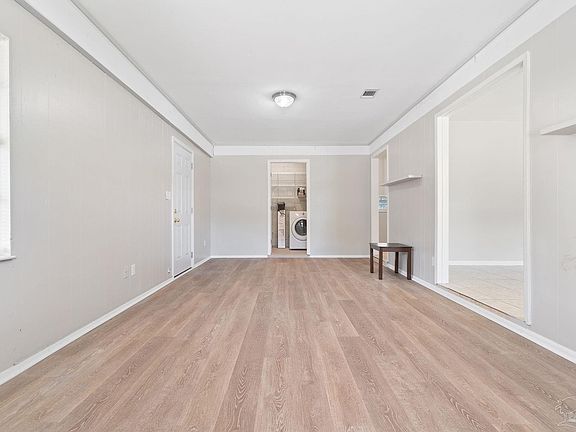 5th image of 4507 Cherbourg Way