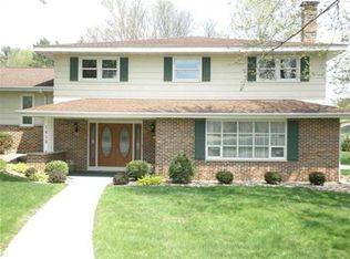 1610 Roblee Rd, Baraboo, WI 53913