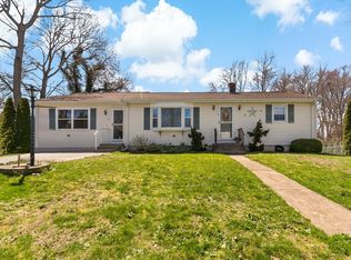 33 Fawn Rd, Somerset, MA 02726