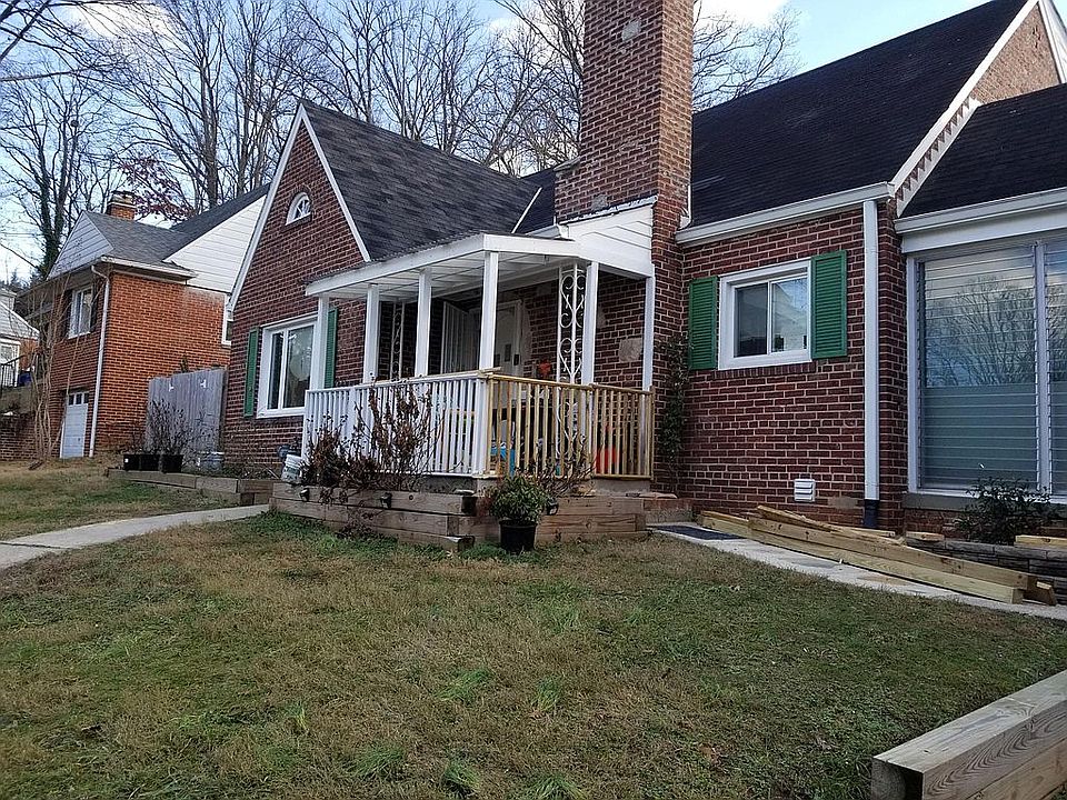 Closer view of 8'x12' Front Porch