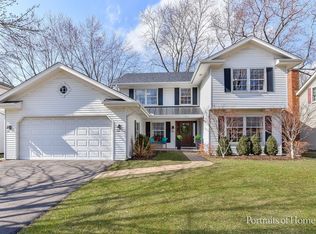 915 Creekside Cir, Naperville, IL 60563