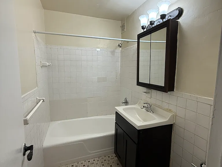 41 Hamilton Ave #7F — Photo 4