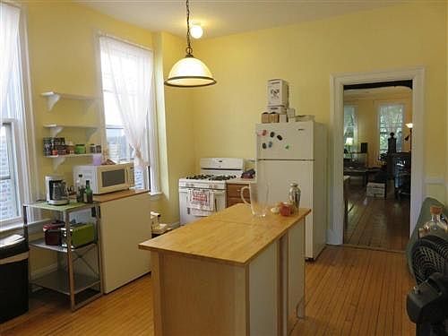 2nd image of 2022 W Potomac Ave #2